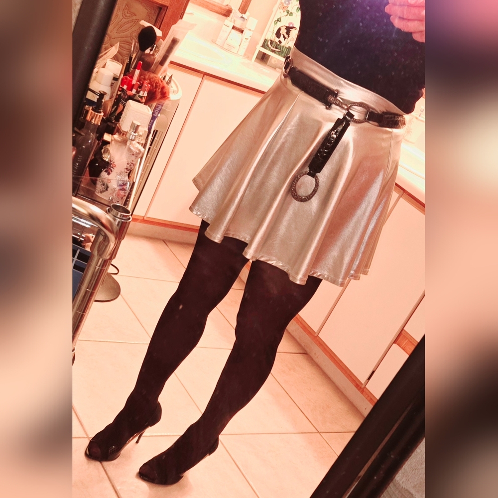 Skirt, silver size medium, 16" long m.